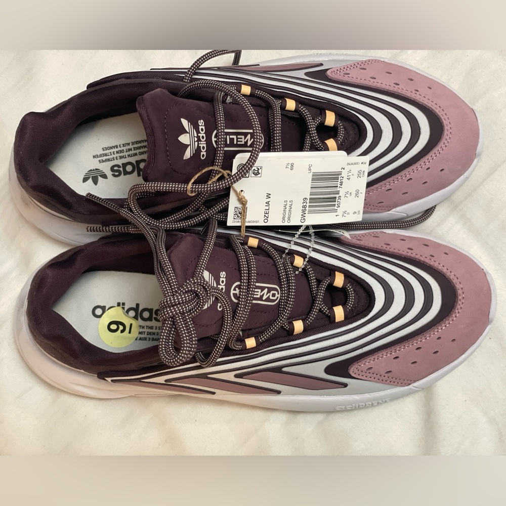 Adidas OZELIA SHOES